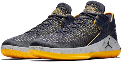 에어 조던 32 로우 PF '미시간 울버린스' 농구화 AH3347-405 Lookbook 에어 조던 32 로우 PF '미시간 울버린스' 농구화 AH3347-405