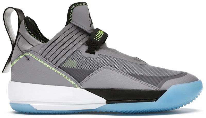 air-jordan-33-se-cement-grey