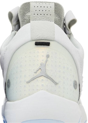 Air Jordan 34 Low Golf 'White Ice' DD9184-100 Sizing Air Jordan 34 Low Golf 'White Ice' DD9184-100