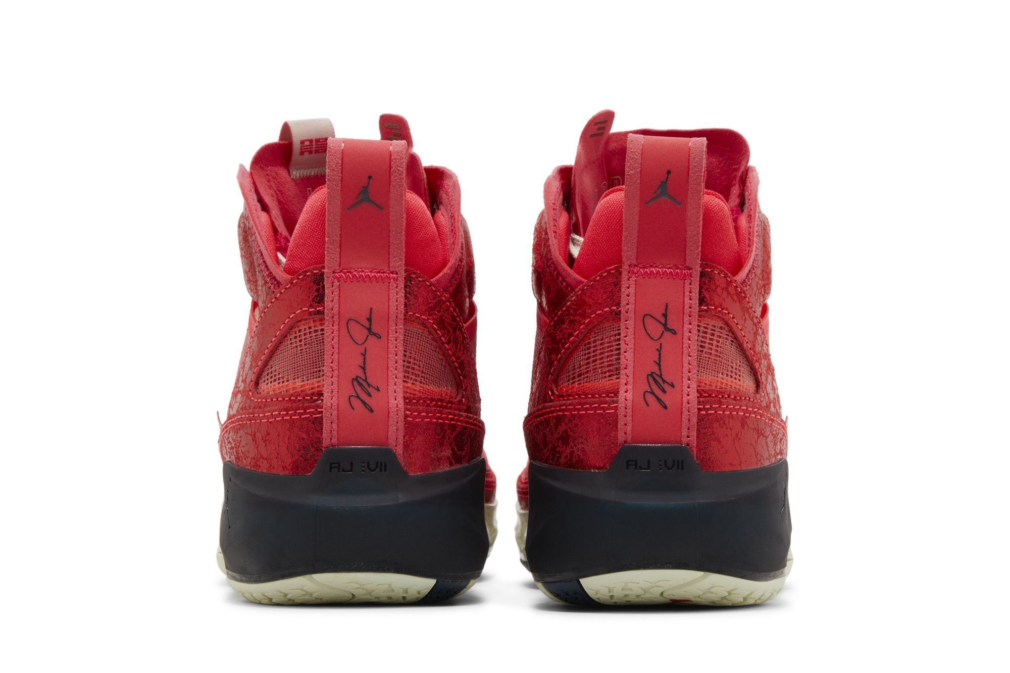 Sizing 에어 조던 37 '루이 하치무라' DX1691-600