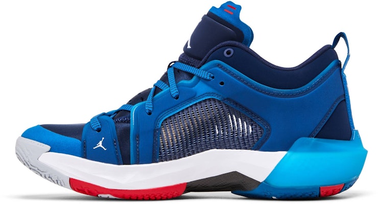 Air Jordan 37 Low '兄弟會' DV9909-401 Lookbook Air Jordan 37 Low '兄弟會' DV9909-401