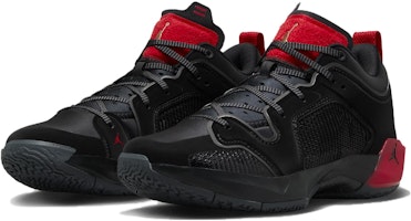 Air Jordan 37 Low PF '黑色/大學紅/深灰色/金屬金色' DQ4123-007 Lookbook Air Jordan 37 Low PF '黑色/大學紅/深灰色/金屬金色' DQ4123-007