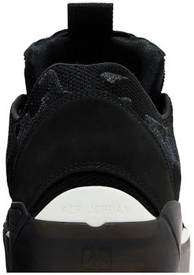 Air Jordan 39 ''Lumiere'' Sneaker FQ0213-001 Sizing Air Jordan 39 ''Lumiere'' Sneaker FQ0213-001