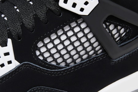 Air Jordan 4 Retro 'Petir Putih' FQ8138-001 2