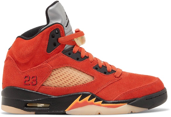 Red sales jordans woman