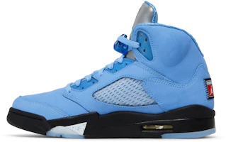 Shop Air Jordan 5 'UNC' DV1310-401