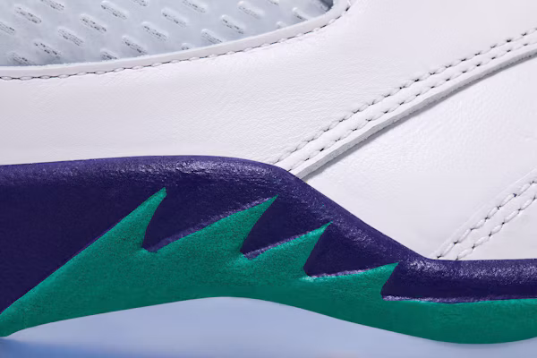 Air Jordan 5 復刻版 2025 '葡萄' HQ7978-100 2