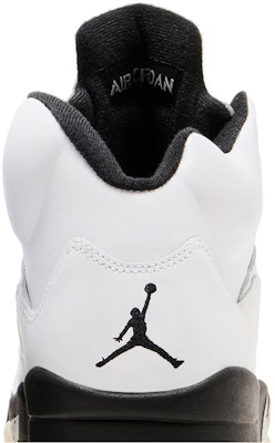 Air Jordan 5 Retro 'White Black' DD0587-110 Sizing Air Jordan 5 Retro 'White Black' DD0587-110