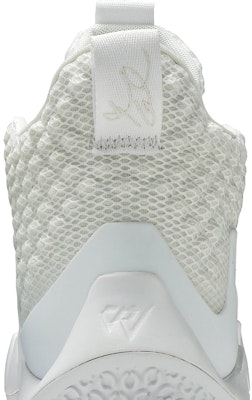 Air Jordan "Why Not?" Zer0.2 'Triple White' AO6219-101 Sizing Air Jordan "Why Not?" Zer0.2 'Triple White' AO6219-101
