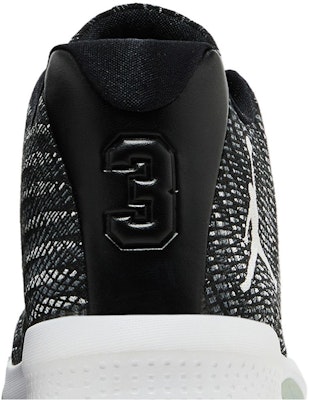 エア ジョーダン B フライ ブラック 881444-010 Sizing エア ジョーダン B フライ ブラック 881444-010