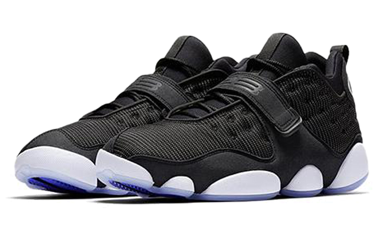 Lookbook エアジョーダン 黒猫 スペースジャム AR0772-001