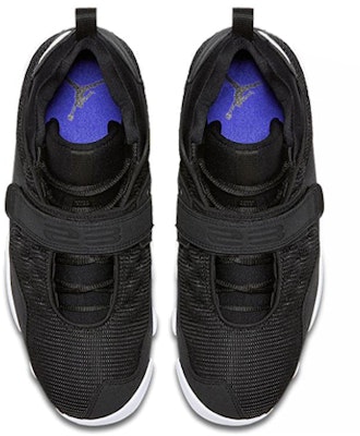 エアジョーダン 黒猫 スペースジャム AR0772-001 Shop エアジョーダン 黒猫 スペースジャム AR0772-001