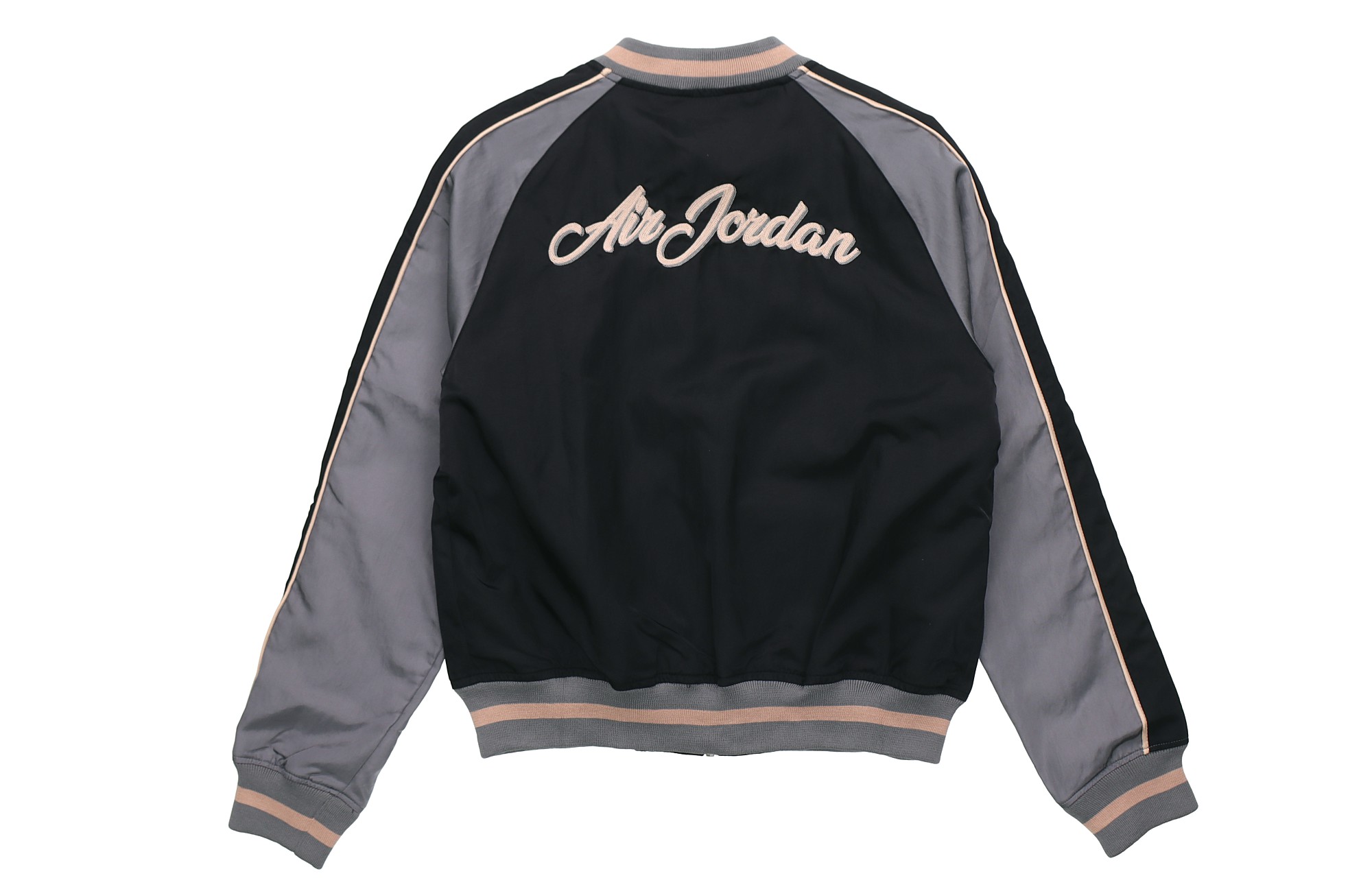 Lookbook Air Jordan Hitam Jaket Bomber Gaya Track Remastered Souvenir CD5772-010