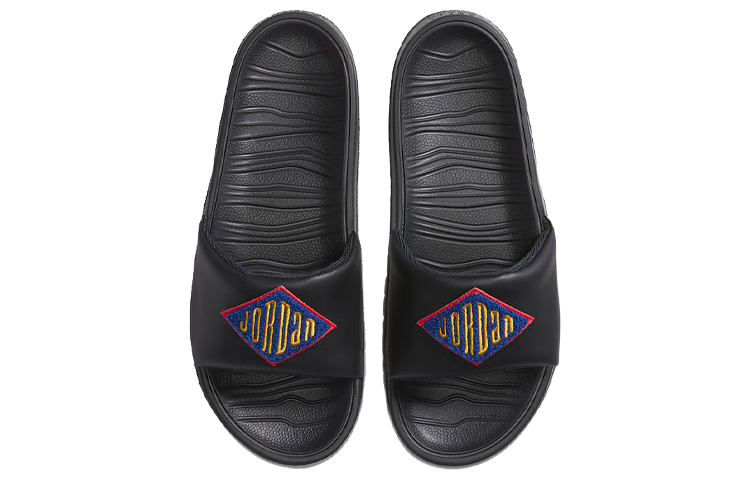 Lookbook Pantuflas Air Jordan Break SE Minimalista Negras CV4901-001