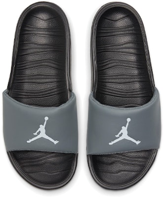 Sandal Air Jordan Break Slide Abu/Hitam AR6374-013 Lookbook Sandal Air Jordan Break Slide Abu/Hitam AR6374-013