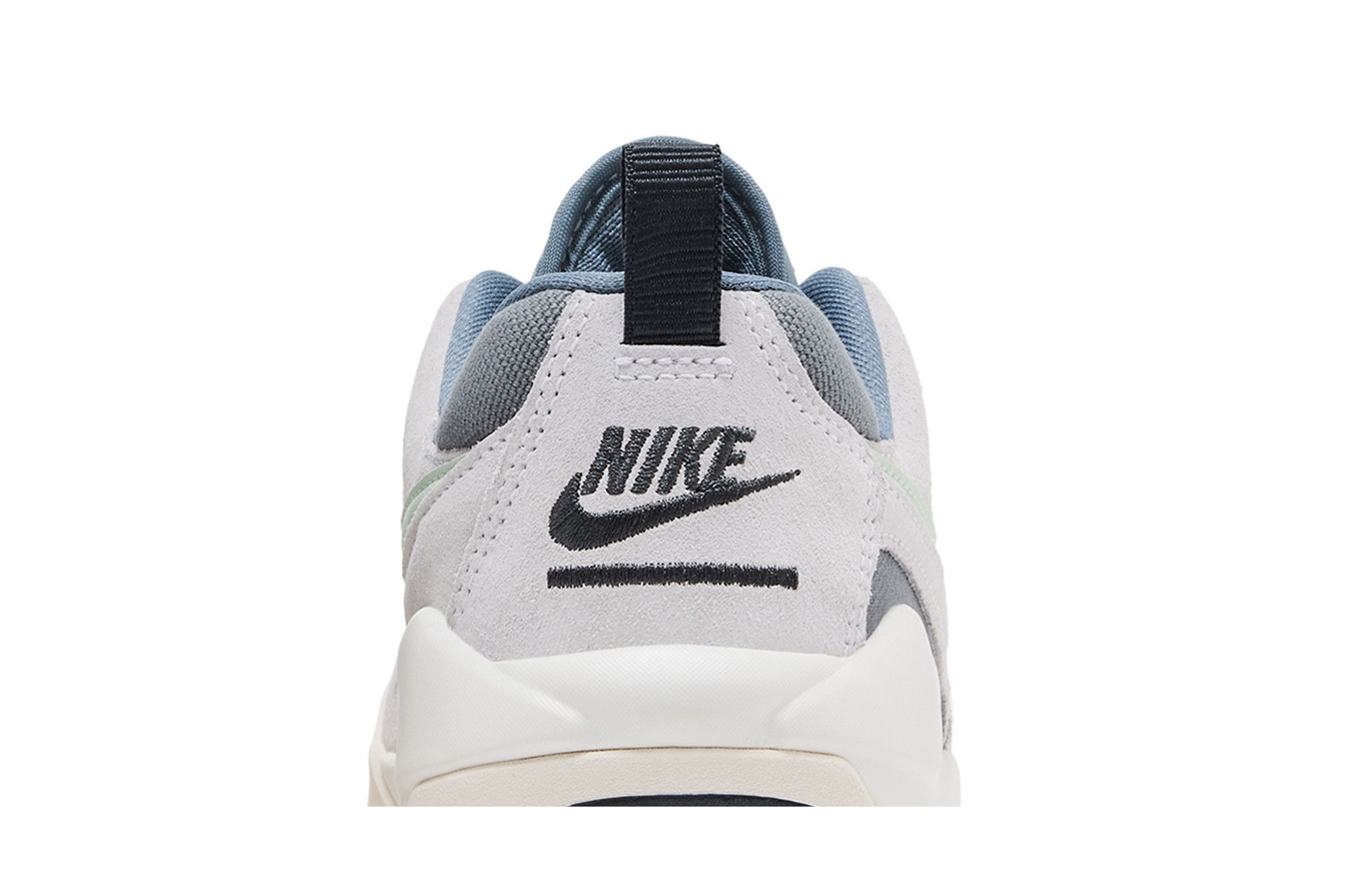 Sizing Air Jordan CMFT Era Gris Frío Iris Jade Aura HJ6777-003