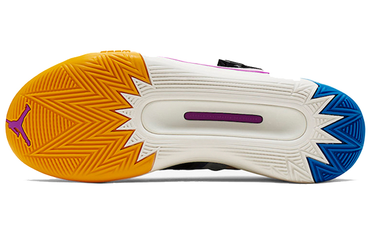 Details for Air Jordan Defy SP ''Zwart Violet'' CJ7698-004