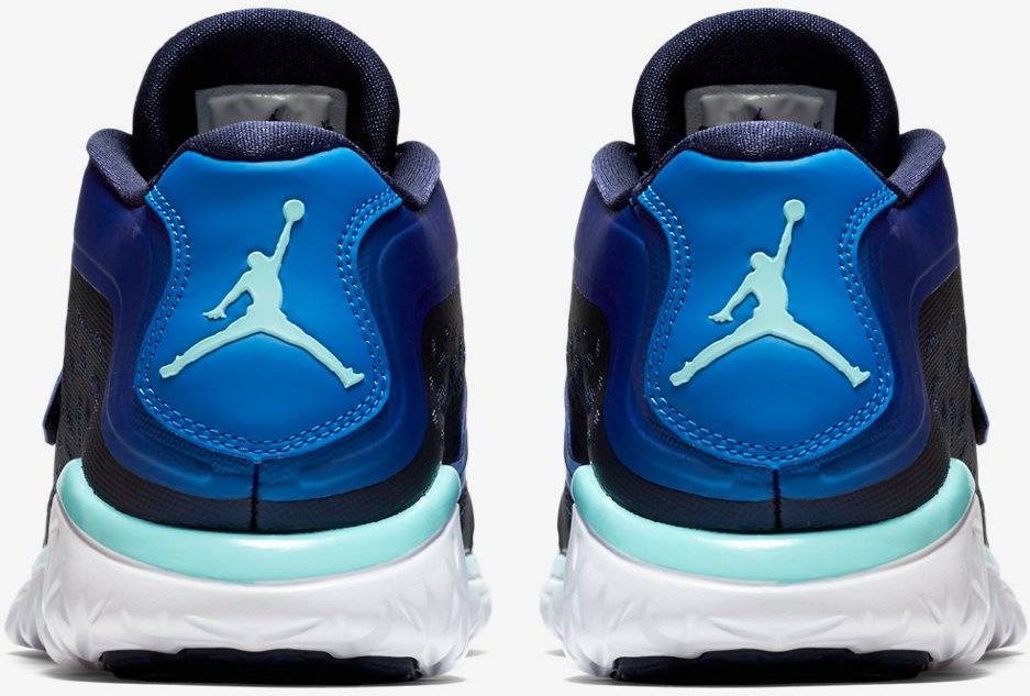 air-jordan-flight-flex-trainer-2-blue-768911-406