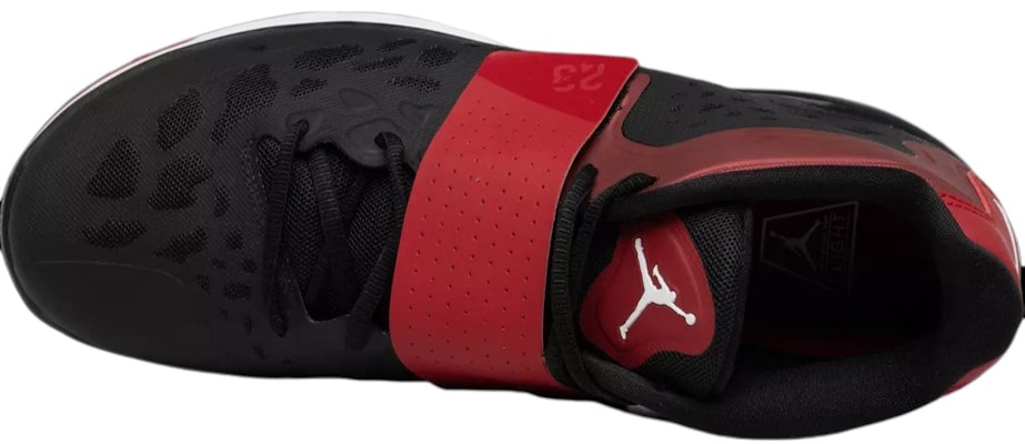 Air Jordan Flight Flex 訓練鞋 2 代 'Bred' 768911-001 Lookbook Air Jordan Flight Flex 訓練鞋 2 代 'Bred' 768911-001