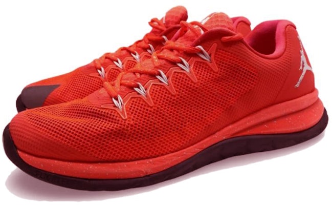 Air Jordan 飞行跑鞋2代 红外23/白‘黑’ 715572-603 Lookbook Air Jordan 飞行跑鞋2代 红外23/白‘黑’ 715572-603