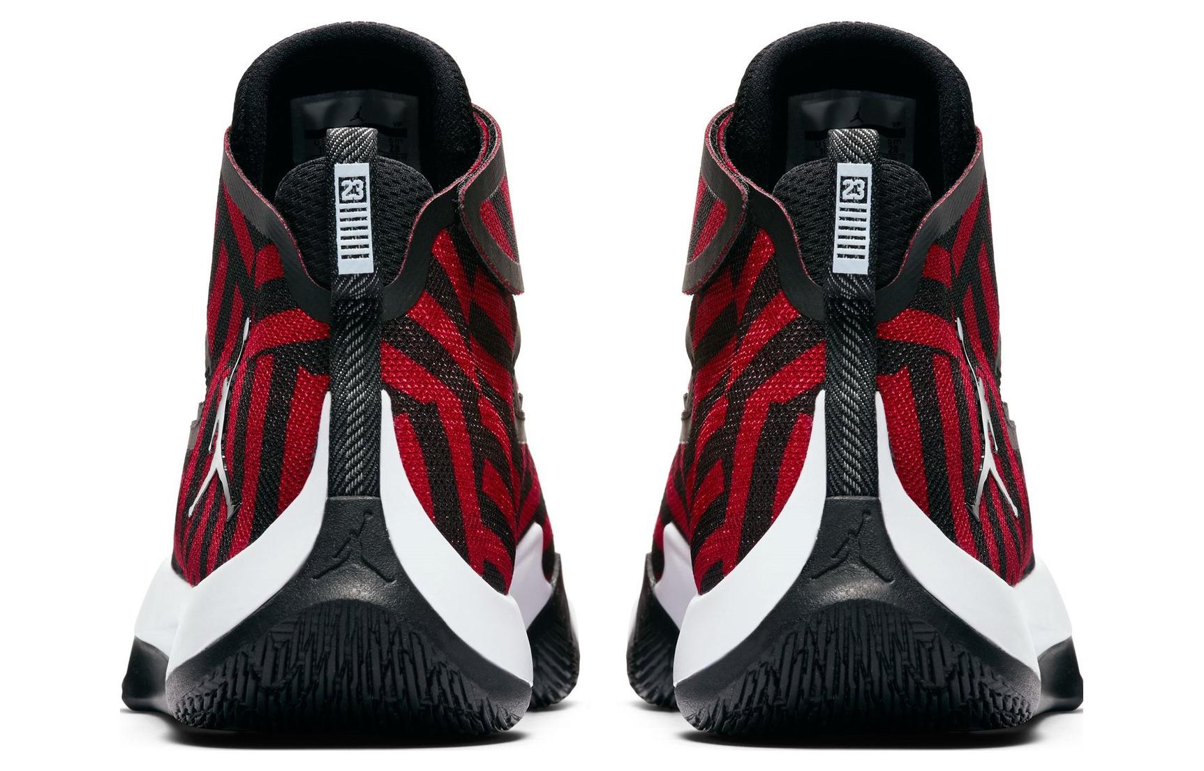 Shop Jordan 舒適百搭 潮流 防滑耐磨 中筒 復古籃球鞋 男款 黑紅