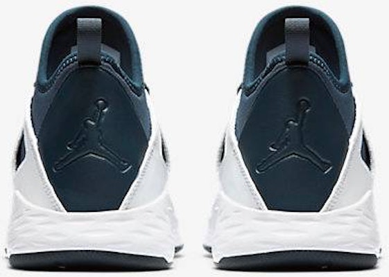 에어 조던 포뮬라 23 아머리 네이비 881465-405 881465-405 Shop 에어 조던 포뮬라 23 아머리 네이비 881465-405 881465-405