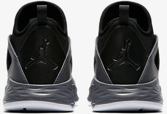 에어 조던 포뮬러 23 블랙/다크 그레이 881465-021 Shop 에어 조던 포뮬러 23 블랙/다크 그레이 881465-021