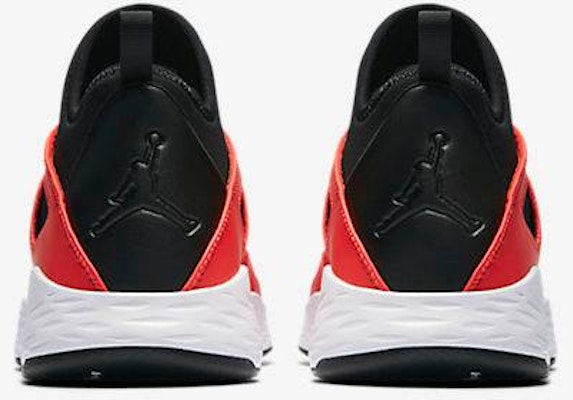 에어 조던 포뮬라 23 블랙 맥스 오렌지 881465-018 Shop 에어 조던 포뮬라 23 블랙 맥스 오렌지 881465-018