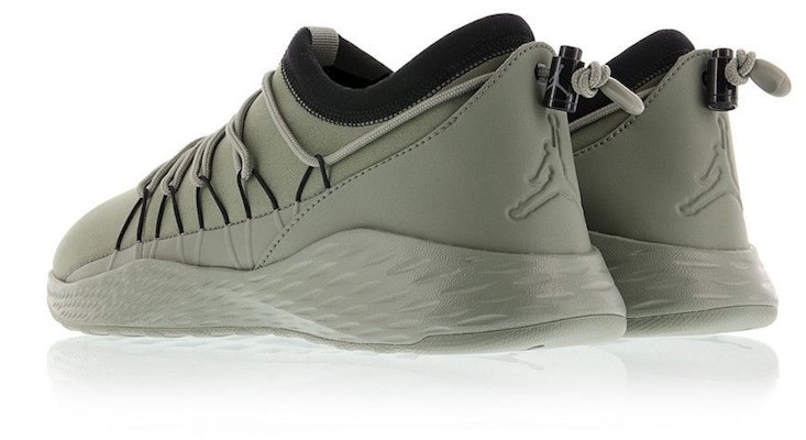 에어 조던 포뮬러 23 토글 "다크 스투코" 908859-051 Lookbook 에어 조던 포뮬러 23 토글 "다크 스투코" 908859-051