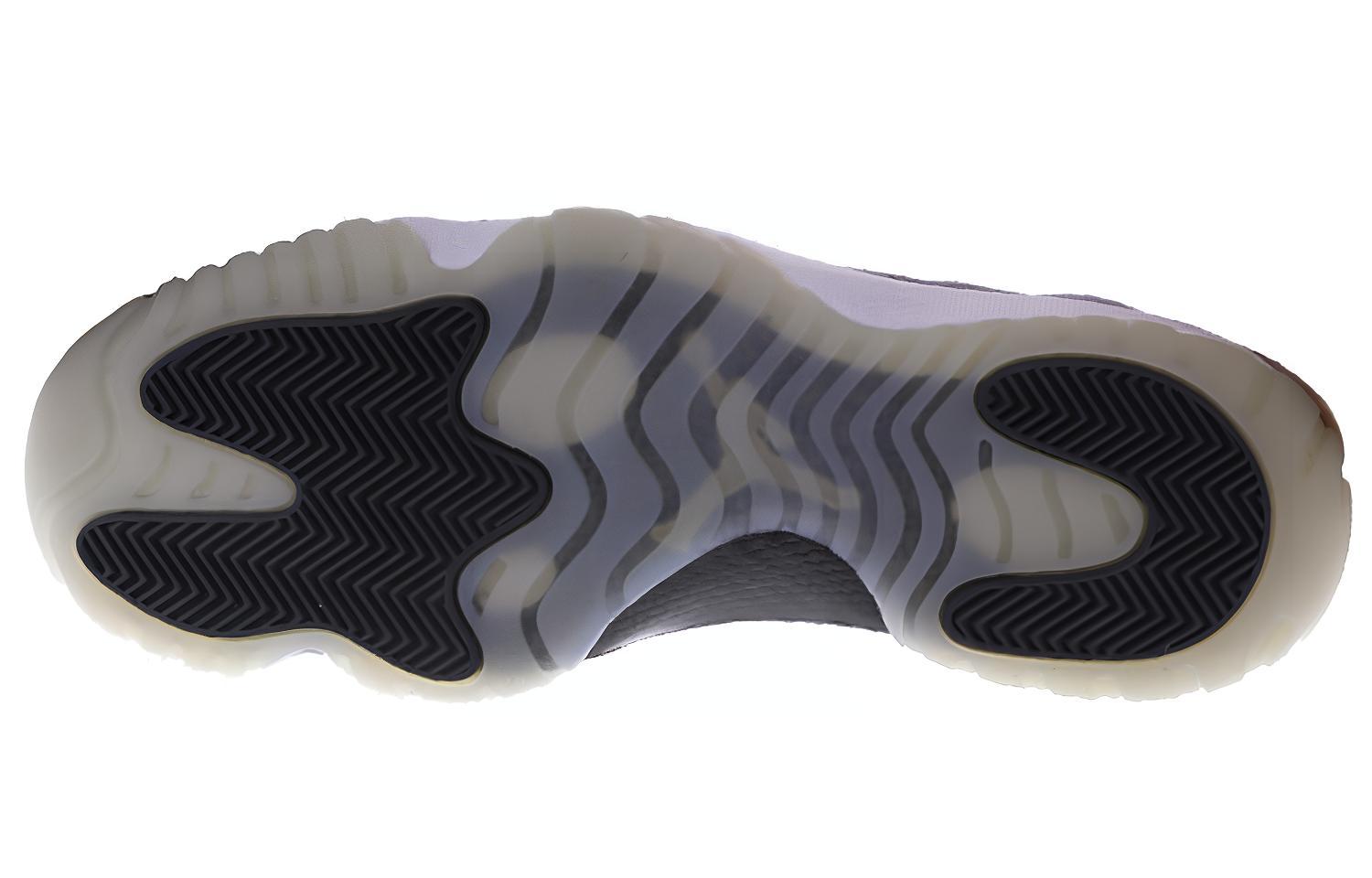 Shop Air Jordan Future 'Light Carbon' Sepatu Sneaker AT0056-002