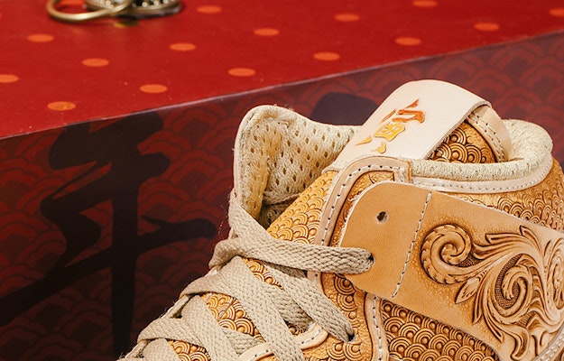 에어 조던 하이 '호랑이해 수제각인' (Air Jordan High 'Tiger Year Hand-Carved') YPDZX009 Lookbook 에어 조던 하이 '호랑이해 수제각인' (Air Jordan High 'Tiger Year Hand-Carved') YPDZX009