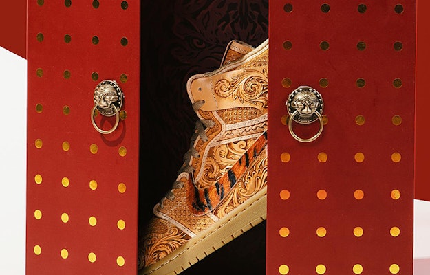 에어 조던 하이 '호랑이해 수제각인' (Air Jordan High 'Tiger Year Hand-Carved') YPDZX009 Sizing 에어 조던 하이 '호랑이해 수제각인' (Air Jordan High 'Tiger Year Hand-Carved') YPDZX009