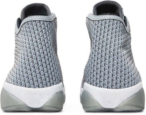 Air Jordan Horizon Mid 'Wolf Grey' Abu Serigala 823581-013 Details for Air Jordan Horizon Mid 'Wolf Grey' Abu Serigala 823581-013