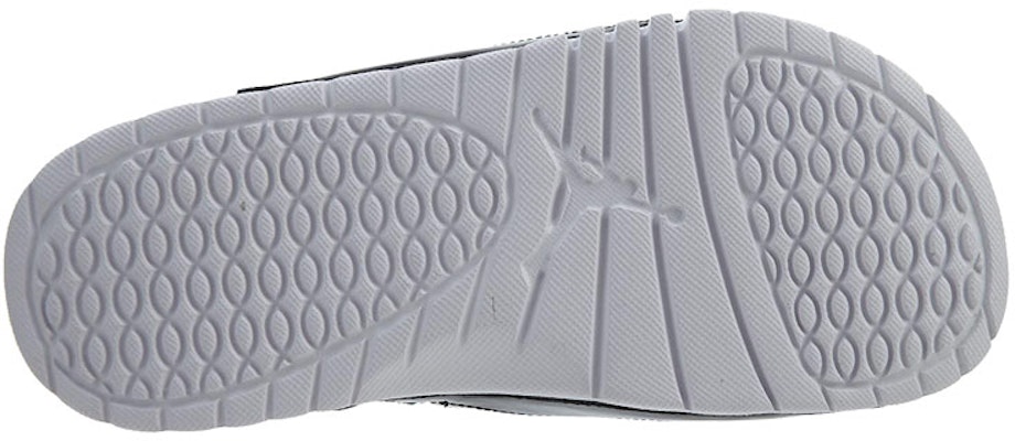 Air Jordan Hydro 11 'Esmeralda' AA1336-117 Details for Air Jordan Hydro 11 'Esmeralda' AA1336-117