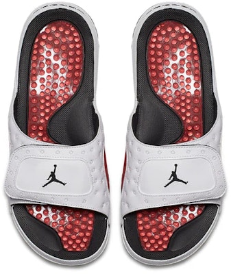 Air Jordan Hydro 13 复刻版 '白黑红'拖鞋 684915-101 Lookbook Air Jordan Hydro 13 复刻版 '白黑红'拖鞋 684915-101