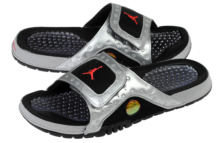 Order Air Jordan Hydro 13 Retro Slide ''Argento Metallizzato'' 684915-021