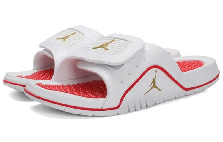 Lookbook Air Jordan Hydro 4 Retro 'Merah Universiti Emas Metalik' 532225-117