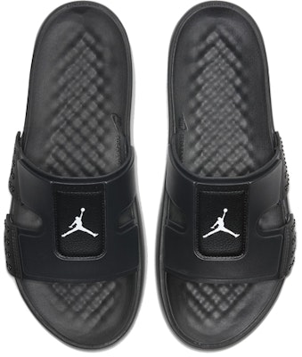 Sandal Air Jordan Hydro 8 'Hitam' CD2803-001 Lookbook Sandal Air Jordan Hydro 8 'Hitam' CD2803-001