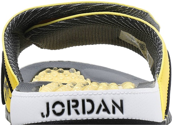Air Jordan Hydro Slides 4 'Lightning' DN4238-701 Sizing Air Jordan Hydro Slides 4 'Lightning' DN4238-701