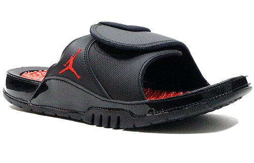 Shop Air Jordan Hydro Xi 复刻 黑/大学红 拖鞋 AA1336-001