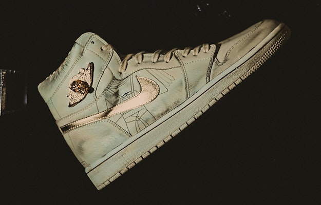 Air Jordan IPai Custom Gold 'Promotion and Wealth - Osiris 24K Gold High-Top Retro Basketball' YPDZX101 Lookbook Air Jordan IPai Custom Gold 'Promotion and Wealth - Osiris 24K Gold High-Top Retro Basketball' YPDZX101