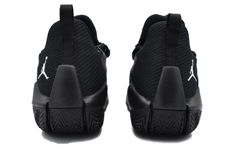 Lookbook Air Jordan Jumpman HUSTLE PF 'Hitam' AQ0394-001