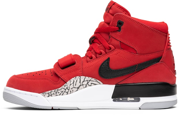 Air Jordan Legacy 312 'Toro' AV3922-601 - Kasut Jordan Merah Menawan Lookbook Air Jordan Legacy 312 'Toro' AV3922-601 - Kasut Jordan Merah Menawan
