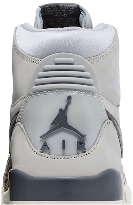 Air Jordan Legacy 312 Wolf Grey AV3922-002 Sizing Air Jordan Legacy 312 Wolf Grey AV3922-002