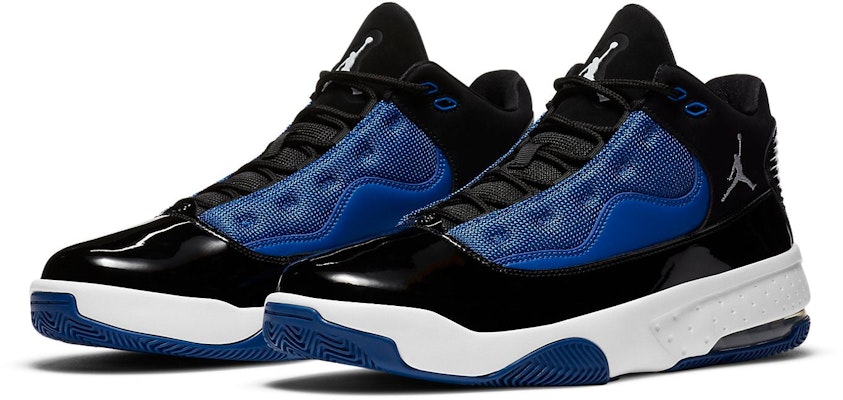 Air Jordan Max Aura 2 'Hitam Game Royal' CK6636-014 Lookbook Air Jordan Max Aura 2 'Hitam Game Royal' CK6636-014