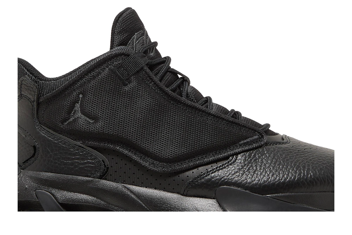 Air Jordan Max Aura 4 'Black Anthracite'