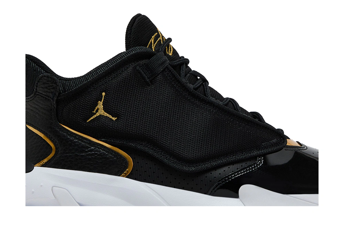 Air Jordan Max Aura 4 'Black Metallic Gold'