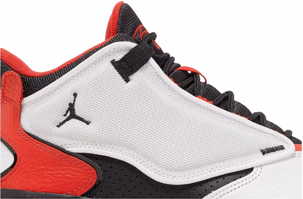 Air Jordan Max Aura 4 'Putih University Merah' DN3687-106 Order Air Jordan Max Aura 4 'Putih University Merah' DN3687-106