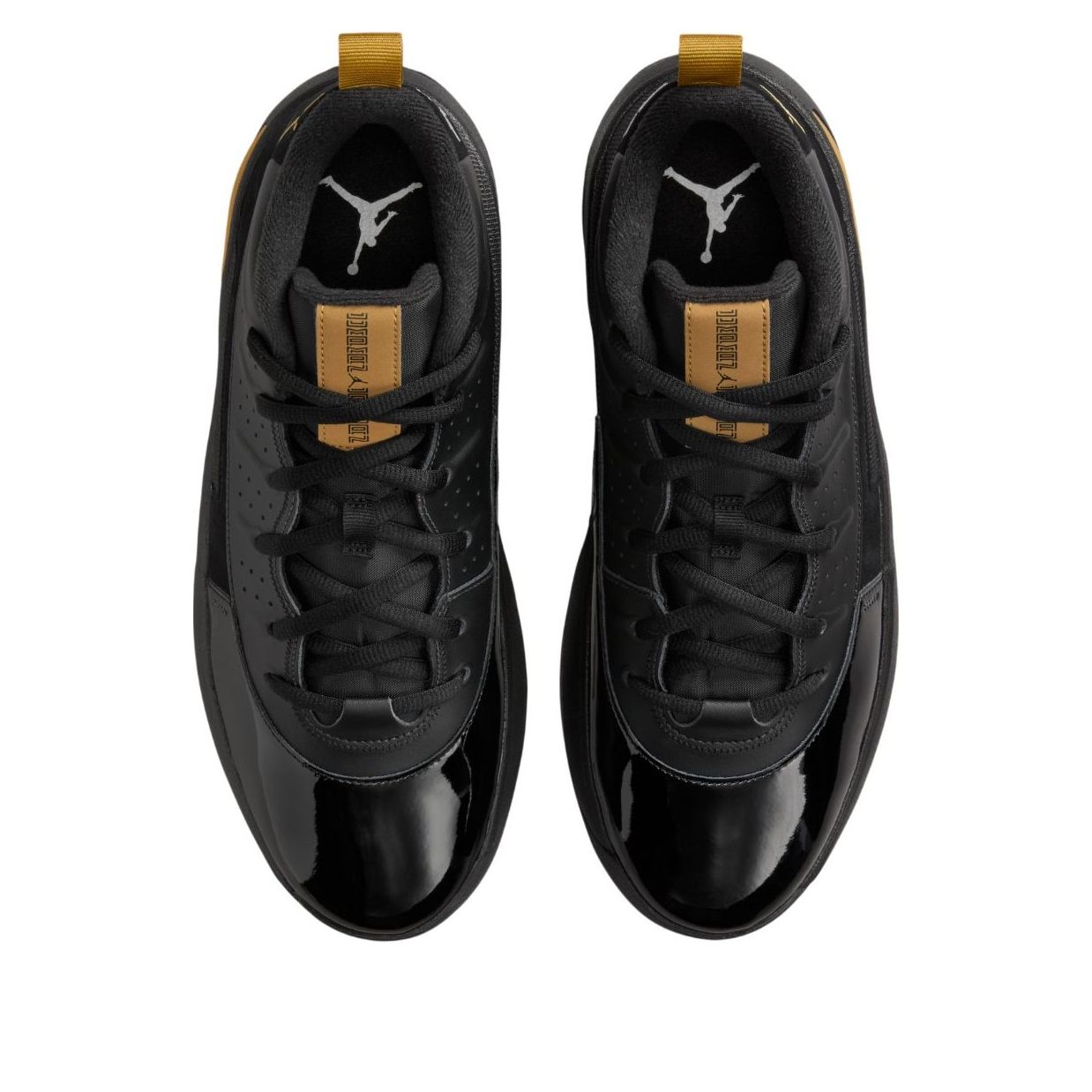 Lookbook 耐克Air Jordan Max Aura 7 '黑色金属金' HQ2091-007