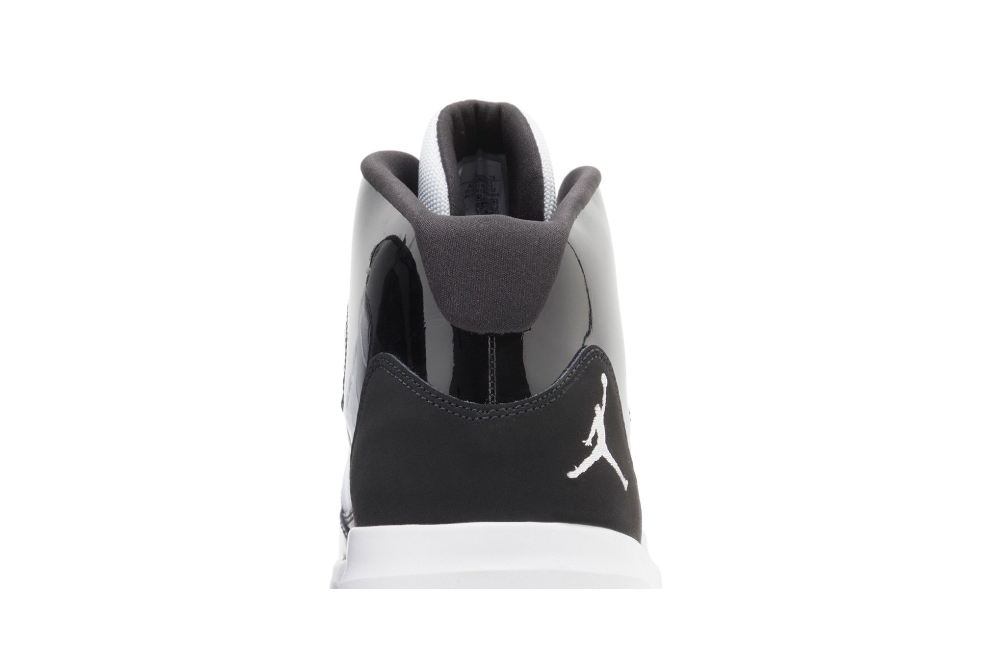 Sizing Air Jordan Max Aura ''Noir Blanc'' AQ9084-011